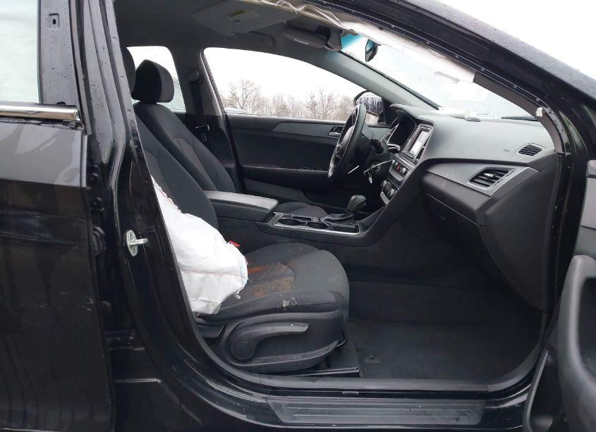 Photo 5 of 2018 Hyundai Sonata SE (VIN 5NPE24AF5JH725253)
