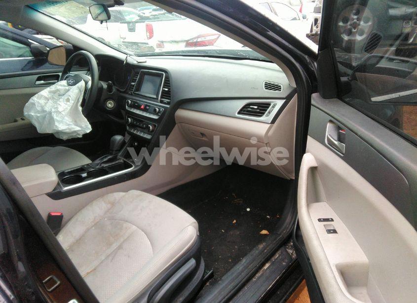 Photo 5 of 2019 Hyundai Sonata SE (VIN 5NPE24AF5KH735069)