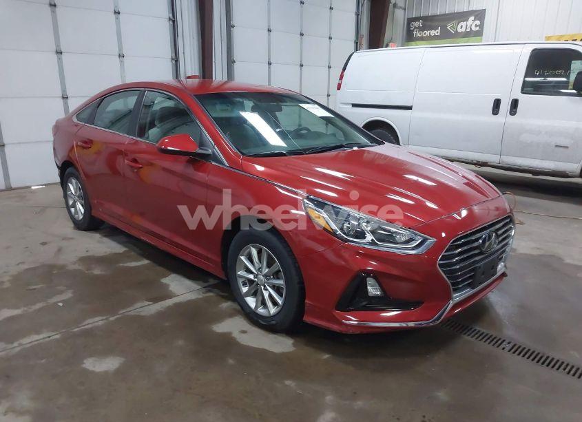 2019 Hyundai Sonata SE (VIN 5NPE24AF5KH735198) main photo