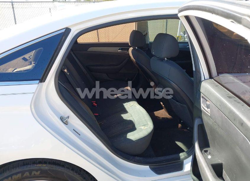 Photo 8 of 2019 Hyundai Sonata SE (VIN 5NPE24AF5KH738070)