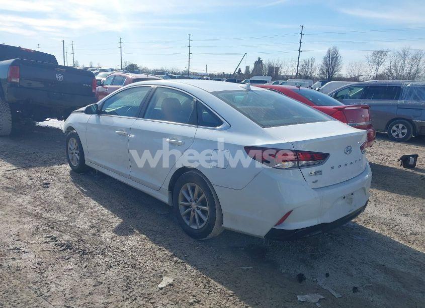 Photo 3 of 2019 Hyundai Sonata SE (VIN 5NPE24AF5KH740594)