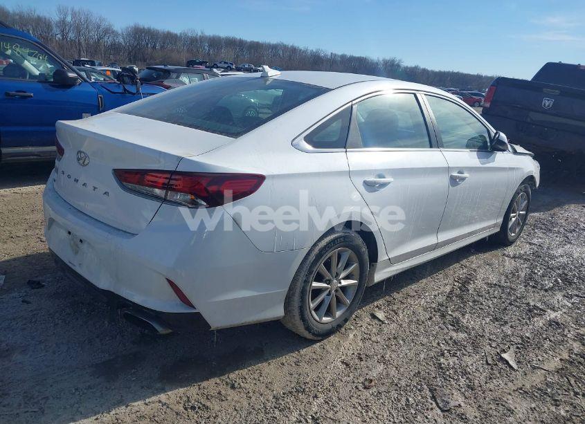 Photo 4 of 2019 Hyundai Sonata SE (VIN 5NPE24AF5KH740594)