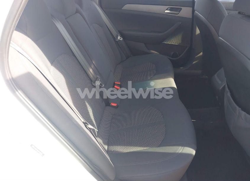 Photo 8 of 2019 Hyundai Sonata SE (VIN 5NPE24AF5KH740594)