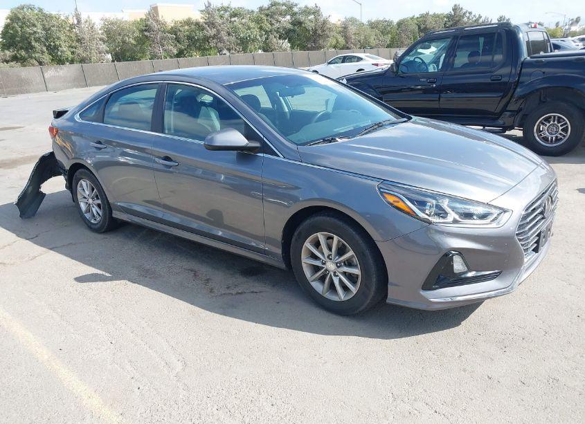 2019 Hyundai Sonata SE (VIN 5NPE24AF5KH742748) main photo