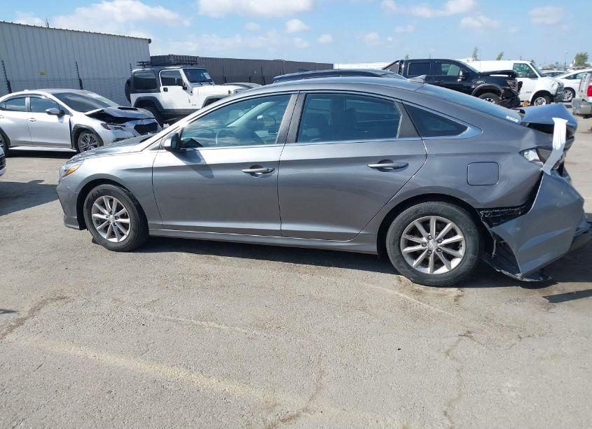 Photo 14 of 2019 Hyundai Sonata SE (VIN 5NPE24AF5KH742748)