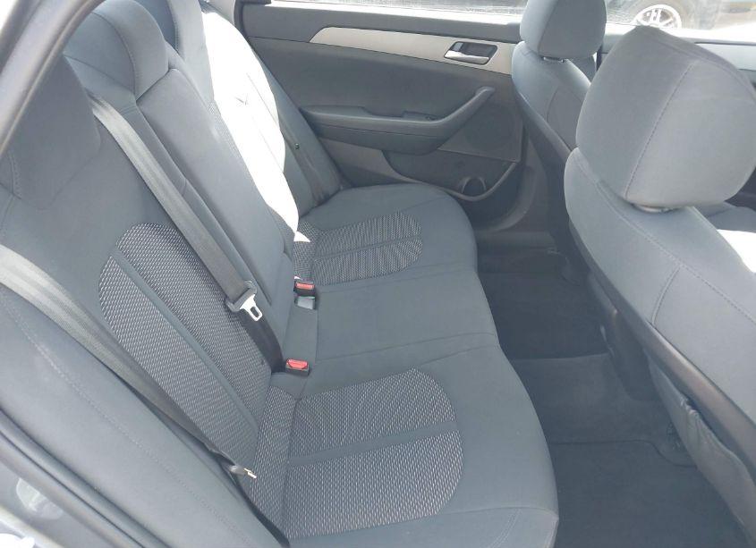 Photo 8 of 2019 Hyundai Sonata SE (VIN 5NPE24AF5KH742748)