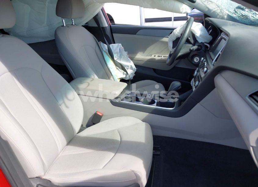 Photo 5 of 2019 Hyundai Sonata SE (VIN 5NPE24AF5KH755676)