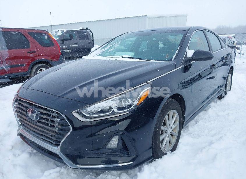 Photo 2 of 2019 Hyundai Sonata SE (VIN 5NPE24AF5KH765804)