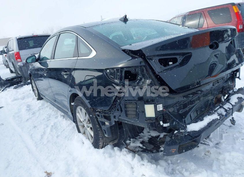 Photo 3 of 2019 Hyundai Sonata SE (VIN 5NPE24AF5KH765804)