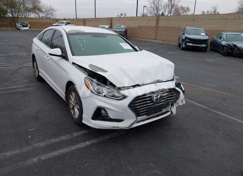 2019 Hyundai Sonata SE (VIN 5NPE24AF5KH799886) main photo