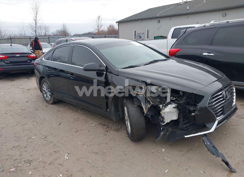 2019 Hyundai Sonata SE (VIN 5NPE24AF5KH807680) main photo