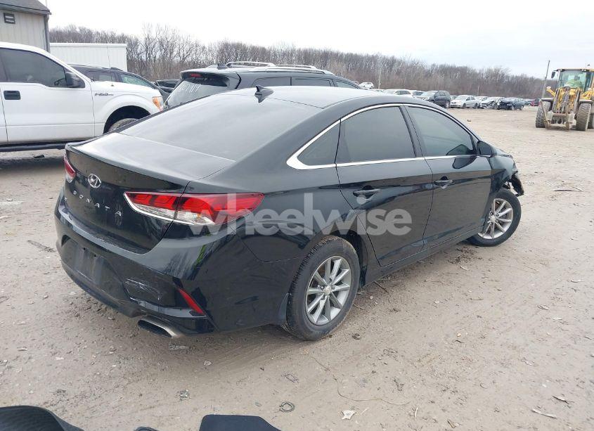 Photo 4 of 2019 Hyundai Sonata SE (VIN 5NPE24AF5KH807680)