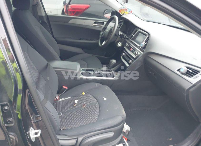 Photo 5 of 2019 Hyundai Sonata SE (VIN 5NPE24AF5KH807680)
