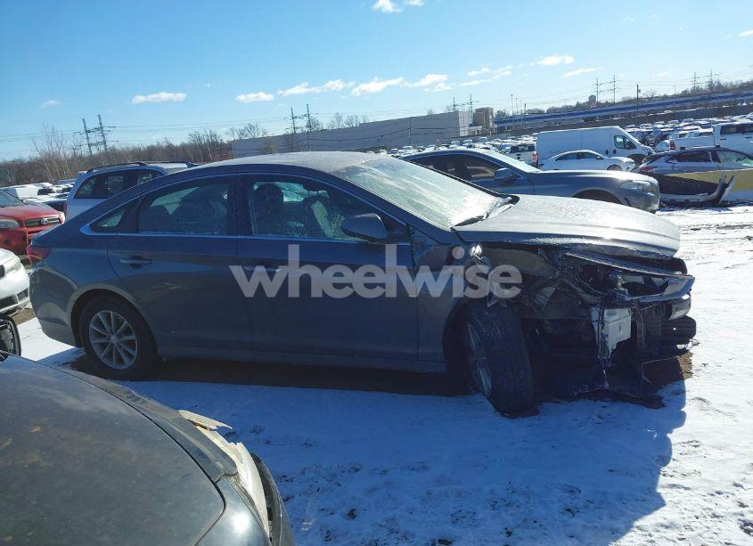 Photo 13 of 2019 Hyundai Sonata SE (VIN 5NPE24AF5KH818615)