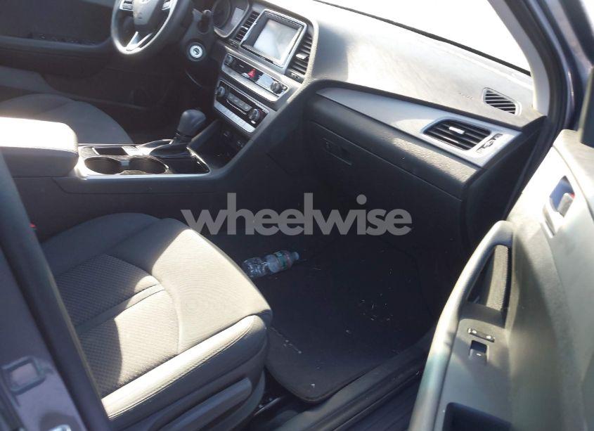 Photo 5 of 2019 Hyundai Sonata SE (VIN 5NPE24AF5KH818615)