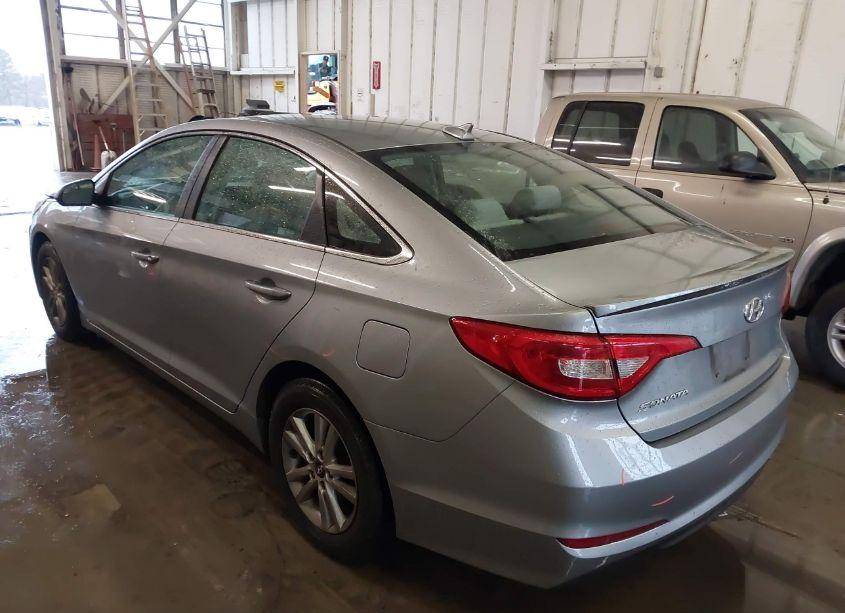 Photo 3 of 2015 Hyundai Sonata SE (VIN 5NPE24AF6FH004527)