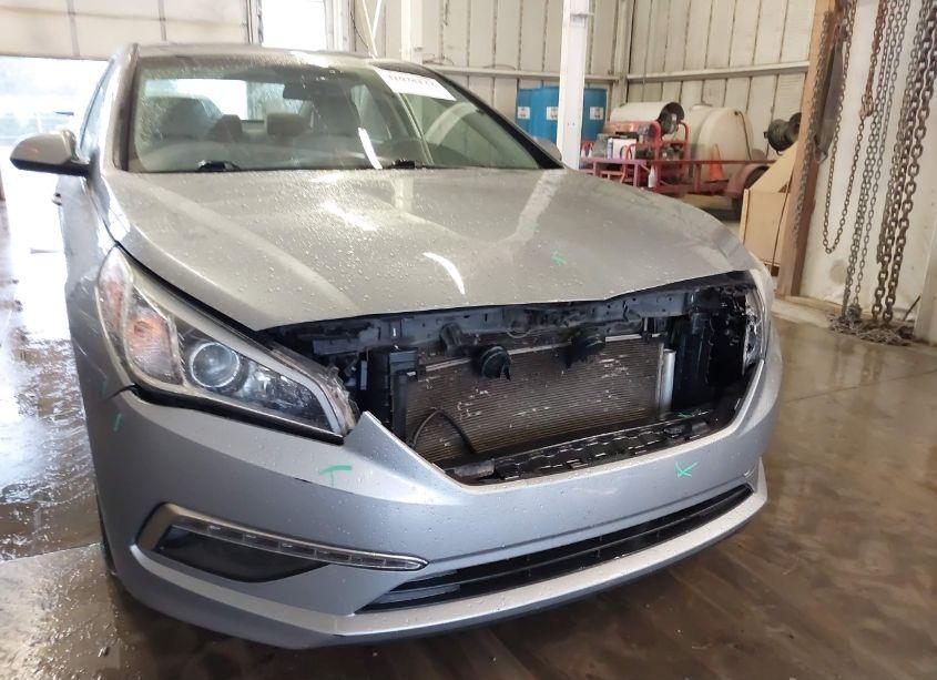 Photo 6 of 2015 Hyundai Sonata SE (VIN 5NPE24AF6FH004527)
