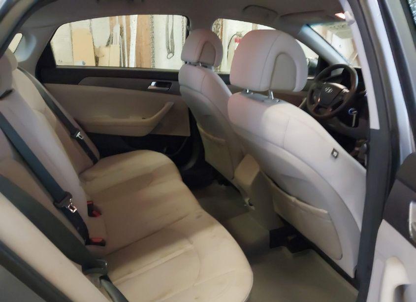 Photo 8 of 2015 Hyundai Sonata SE (VIN 5NPE24AF6FH004527)