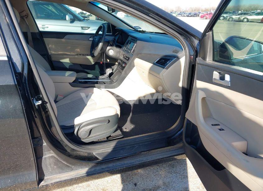 Photo 5 of 2015 Hyundai Sonata SE (VIN 5NPE24AF6FH019156)