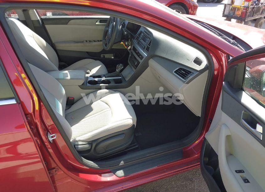 Photo 5 of 2015 Hyundai Sonata SE (VIN 5NPE24AF6FH024759)