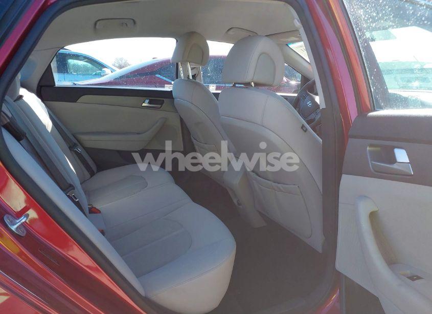 Photo 8 of 2015 Hyundai Sonata SE (VIN 5NPE24AF6FH024759)