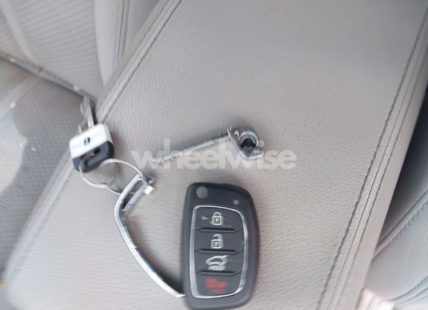 Photo 11 of 2015 Hyundai Sonata SE (VIN 5NPE24AF6FH025782)