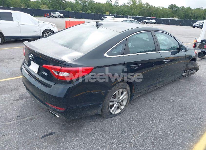 Photo 4 of 2015 Hyundai Sonata SE (VIN 5NPE24AF6FH025782)