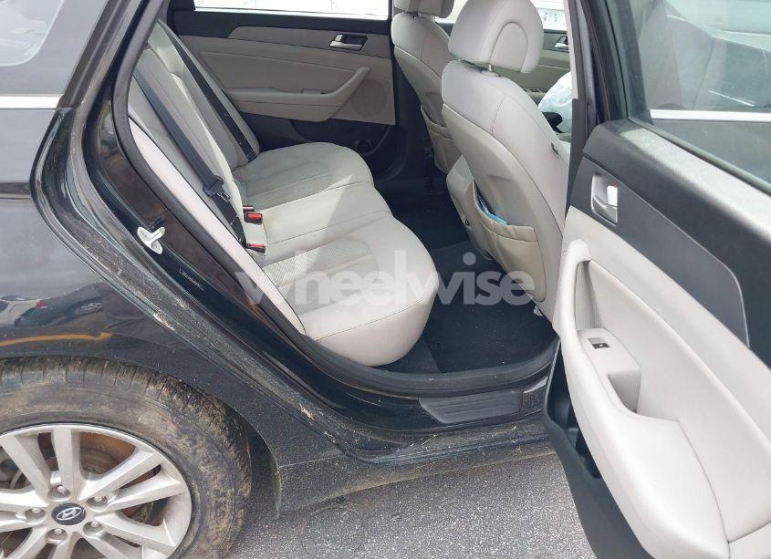 Photo 8 of 2015 Hyundai Sonata SE (VIN 5NPE24AF6FH025782)