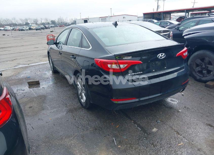Photo 3 of 2015 Hyundai Sonata SE (VIN 5NPE24AF6FH092463)