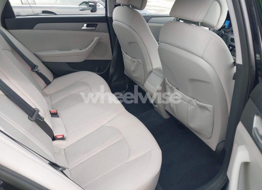 Photo 8 of 2015 Hyundai Sonata SE (VIN 5NPE24AF6FH092463)