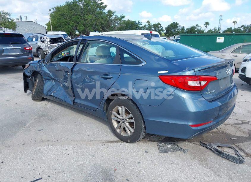 Photo 3 of 2015 Hyundai Sonata SE (VIN 5NPE24AF6FH105910)