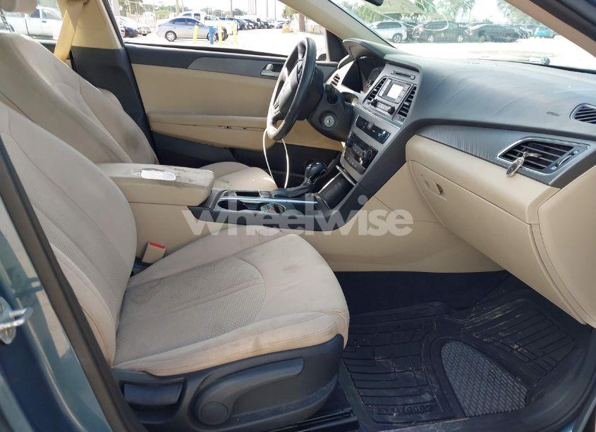 Photo 5 of 2015 Hyundai Sonata SE (VIN 5NPE24AF6FH105910)