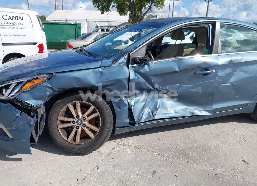 Photo 6 of 2015 Hyundai Sonata SE (VIN 5NPE24AF6FH105910)