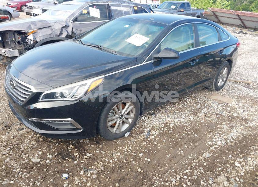 Photo 2 of 2015 Hyundai Sonata SE (VIN 5NPE24AF6FH122464)
