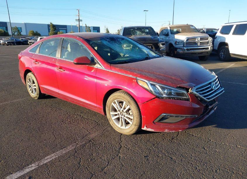 2015 Hyundai Sonata SE (VIN 5NPE24AF6FH123033) main photo
