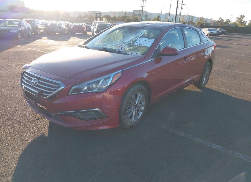 Photo 2 of 2015 Hyundai Sonata SE (VIN 5NPE24AF6FH123033)