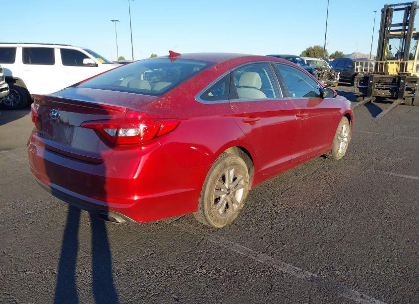 Photo 4 of 2015 Hyundai Sonata SE (VIN 5NPE24AF6FH123033)