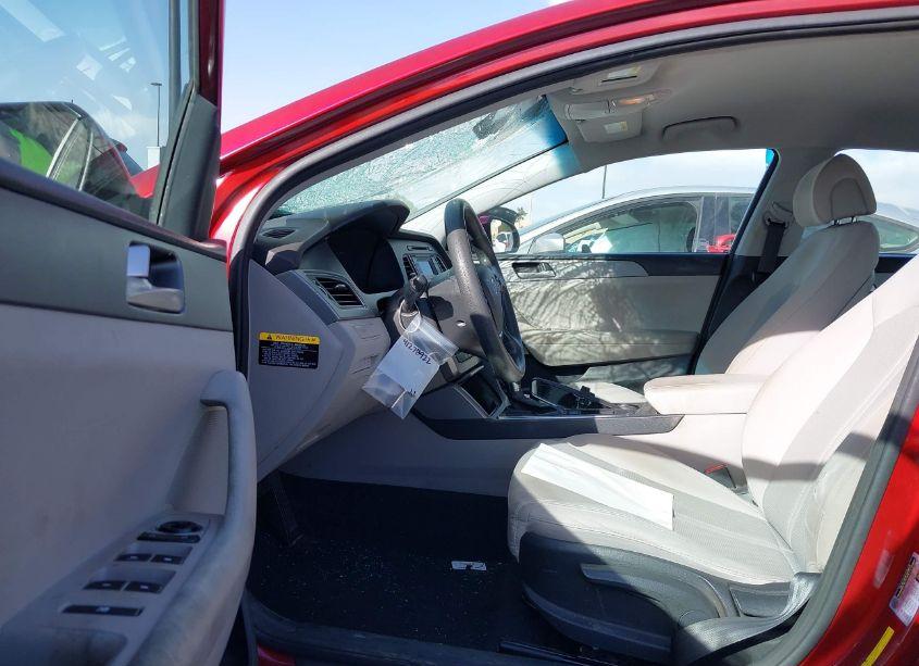 Photo 5 of 2015 Hyundai Sonata SE (VIN 5NPE24AF6FH123033)