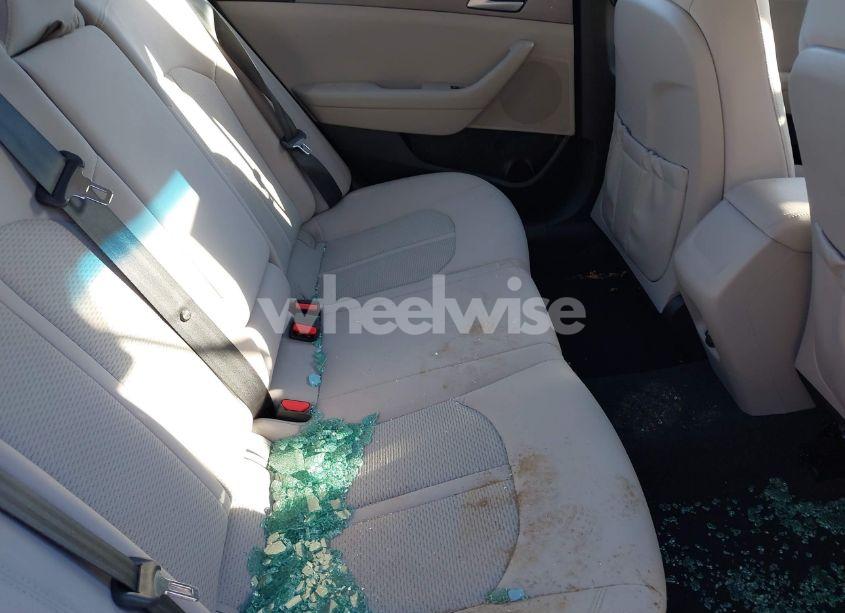 Photo 8 of 2015 Hyundai Sonata SE (VIN 5NPE24AF6FH133917)