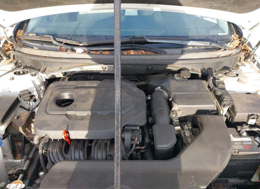 Photo 10 of 2015 Hyundai Sonata SE (VIN 5NPE24AF6FH139197)