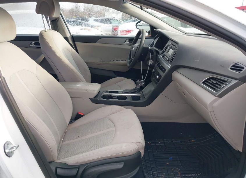 Photo 5 of 2015 Hyundai Sonata SE (VIN 5NPE24AF6FH139197)