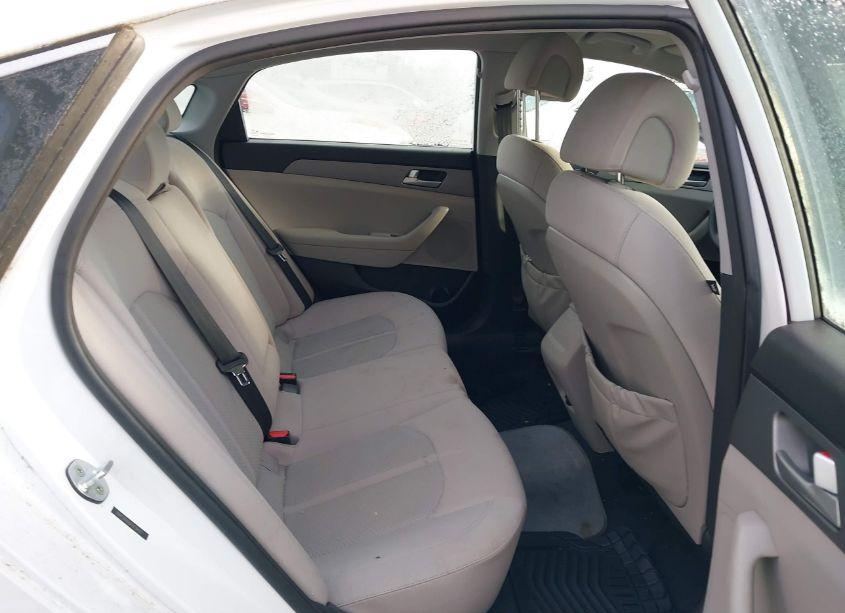 Photo 8 of 2015 Hyundai Sonata SE (VIN 5NPE24AF6FH139197)