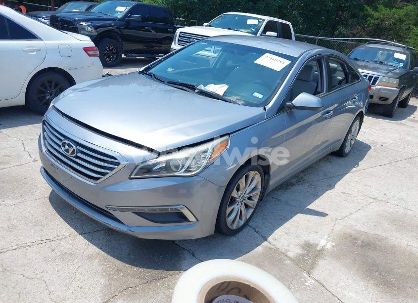 Photo 2 of 2015 Hyundai Sonata SE (VIN 5NPE24AF6FH148434)