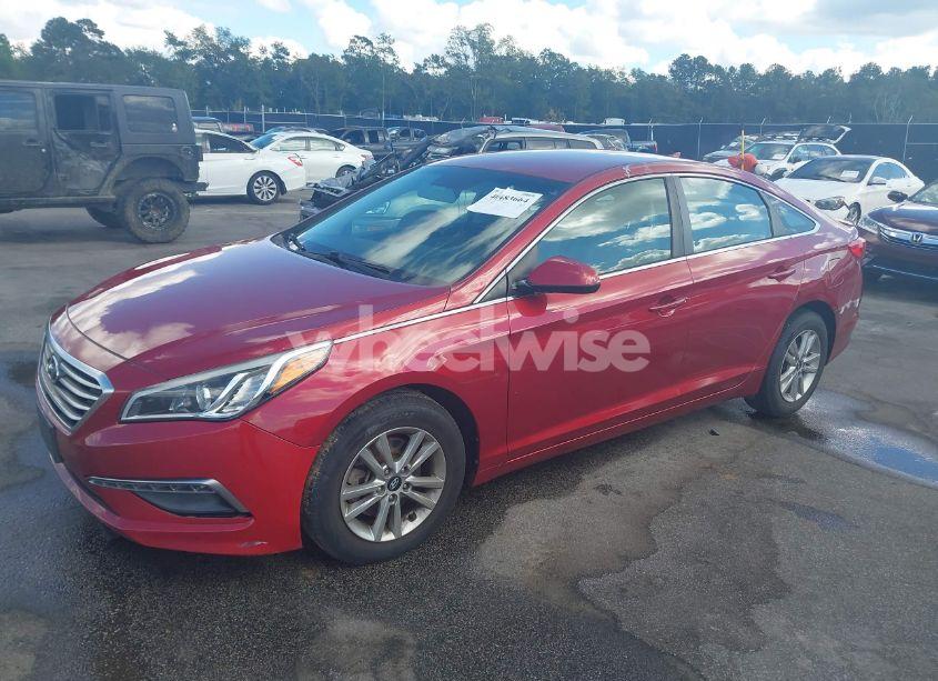 Photo 2 of 2015 Hyundai Sonata SE (VIN 5NPE24AF6FH158364)