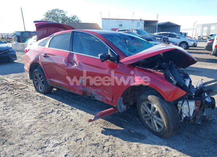 2015 Hyundai Sonata SE (VIN 5NPE24AF6FH161863) main photo