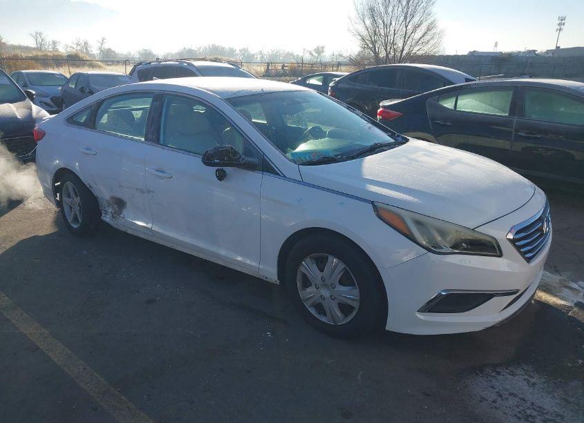 2015 Hyundai Sonata SE (VIN 5NPE24AF6FH171874) main photo