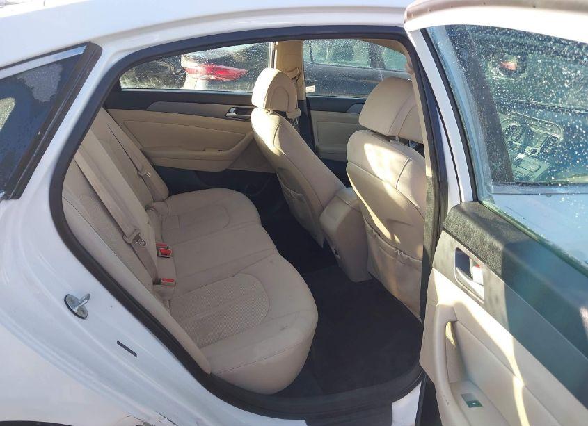 Photo 8 of 2015 Hyundai Sonata SE (VIN 5NPE24AF6FH171874)