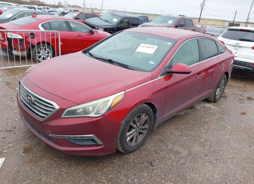 Photo 2 of 2015 Hyundai Sonata SE (VIN 5NPE24AF6FH174404)