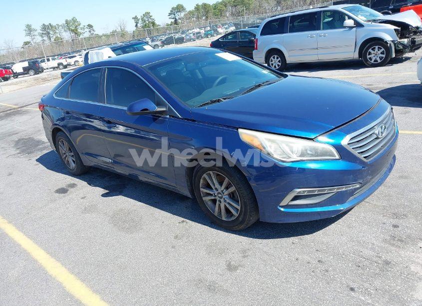 2015 Hyundai Sonata SE (VIN 5NPE24AF6FH185323) main photo