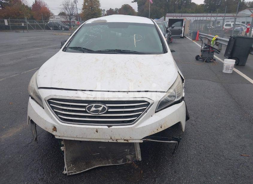 Photo 12 of 2015 Hyundai Sonata SE (VIN 5NPE24AF6FH203190)